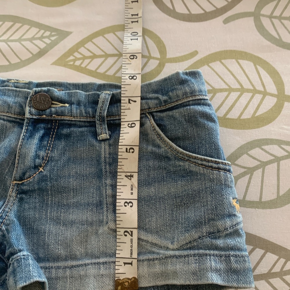 Abercrombie and Fitch Stretchy Jean Shorts Size 0